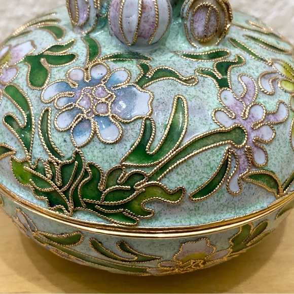 Vintage NYCO Nikki Yassaman Green Bear Trinket Box Faberge Enameled Art Figurine - Picture 5 of 13